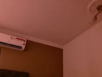 Thalya_w  live sex cam