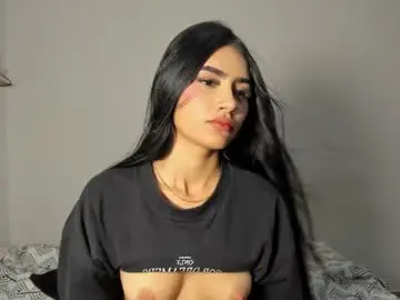 Bellaastorm  live sex cam