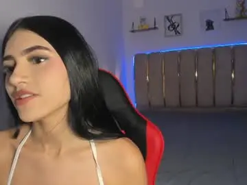 Bellaastorm  live sex cam