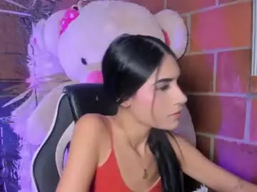 Bellaastorm  live sex cam