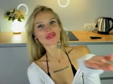 Emilykiss2  live sex cam