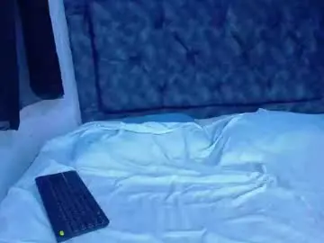 Helen_petite_  live sex cam