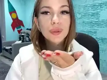 Hollyzwilling  live sex cam