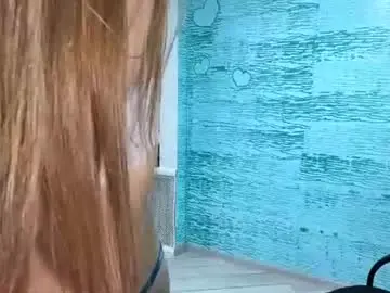 Hollyzwilling  live sex cam
