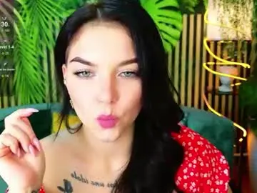 Linaseen  live sex cam
