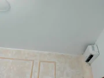 Miaasummer  live sex cam