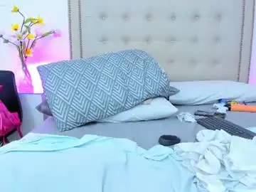 Sofhyalove  live sex cam