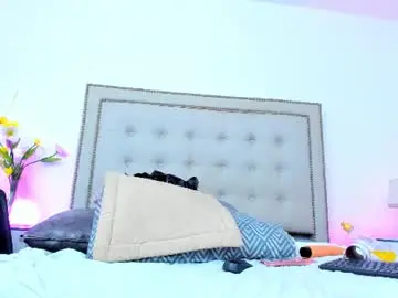Sofhyalove  live sex cam