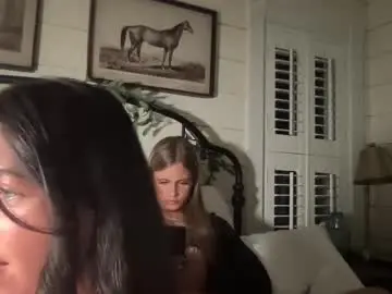 Carlybora  live sex cam