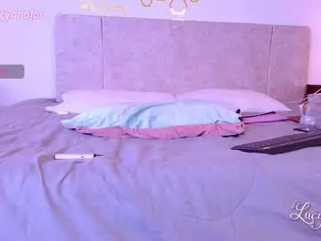 Lucy_joi  live sex cam
