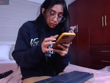 Lucy_joi  live sex cam