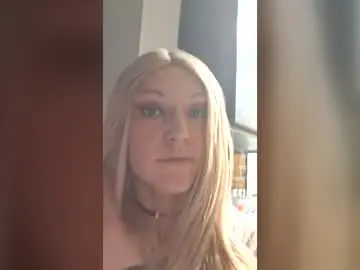 Notouchmami  live sex cam