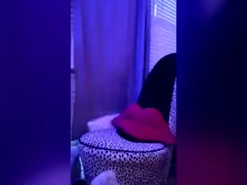 Notouchmami  live sex cam