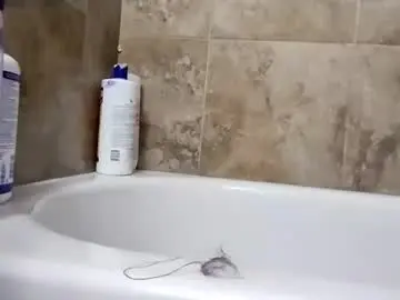 Queenminnie420  live sex cam