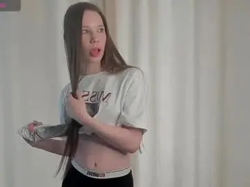 Lyne19  live sex cam