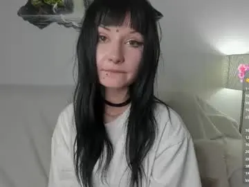 Lyne19  live sex cam