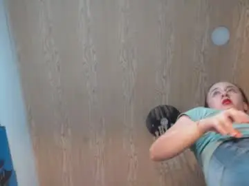 Milf_valeria  live sex cam