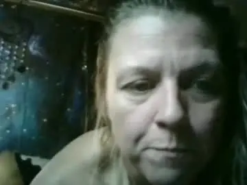Smokinwavez  live sex cam