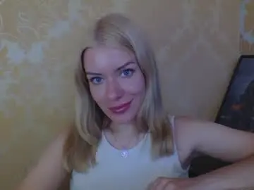 Softy_aura  live sex cam