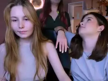 Ava_gllow  live sex cam