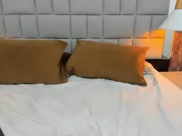 Gia_bell  live sex cam