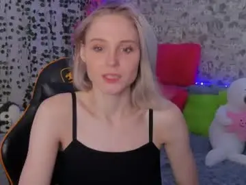 Gina_lovelyy  live sex cam