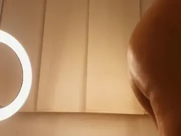 July_luna  live sex cam