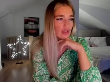 Milfblondy  live sex cam