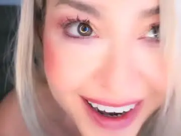 Sexyyceline  live sex cam