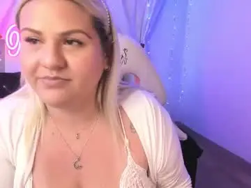 Sweetbambi19  live sex cam