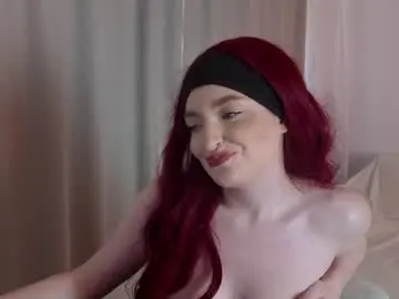 Ariaarouge  live sex cam