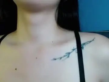 Emelyn_fuckdoll  live sex cam