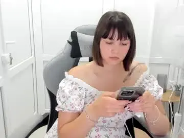 Emilli_moon  live sex cam