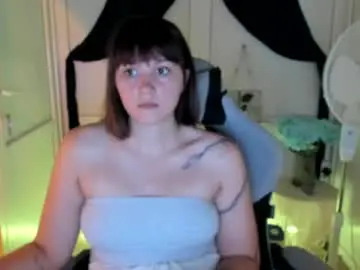 Emilli_moon  live sex cam