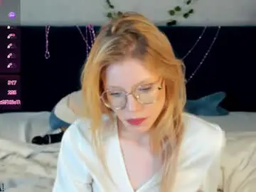 Esme_runn  live sex cam