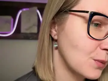 Kirafatex  live sex cam