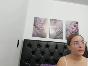 Kitty_f00x  live sex cam