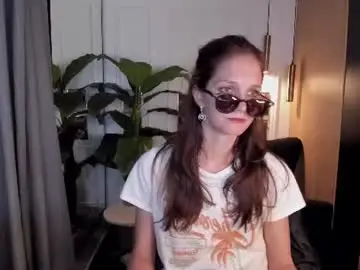 Mirandaglow  live sex cam
