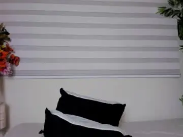 Missy_davis  live sex cam