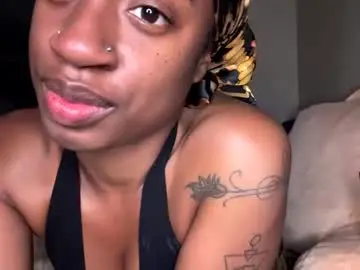 Thevixensapphire  live sex cam