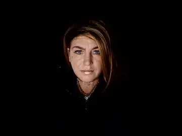 Badbri7  live sex cam