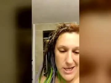 Crowegarden13  live sex cam