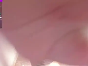 Evelynhoward23  live sex cam