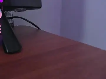 Evelynhoward23  live sex cam