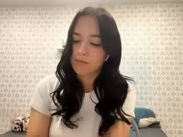 Lavernguzik  live sex cam
