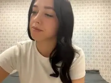 Lavernguzik  live sex cam