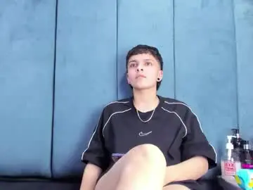 Megan_thompsonn_  live sex cam