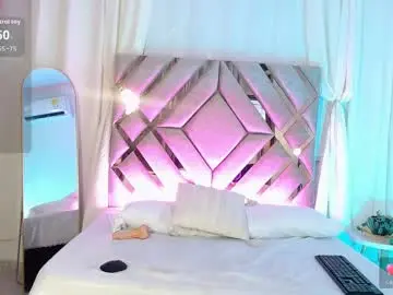 Milamonroexx  live sex cam