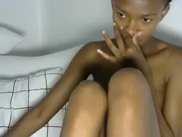 Pretty_queennie  live sex cam