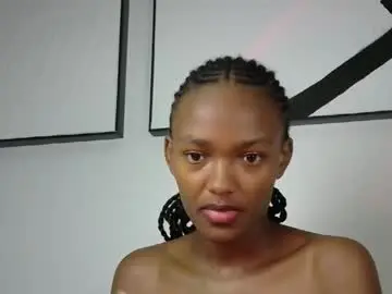 Pretty_queennie  live sex cam